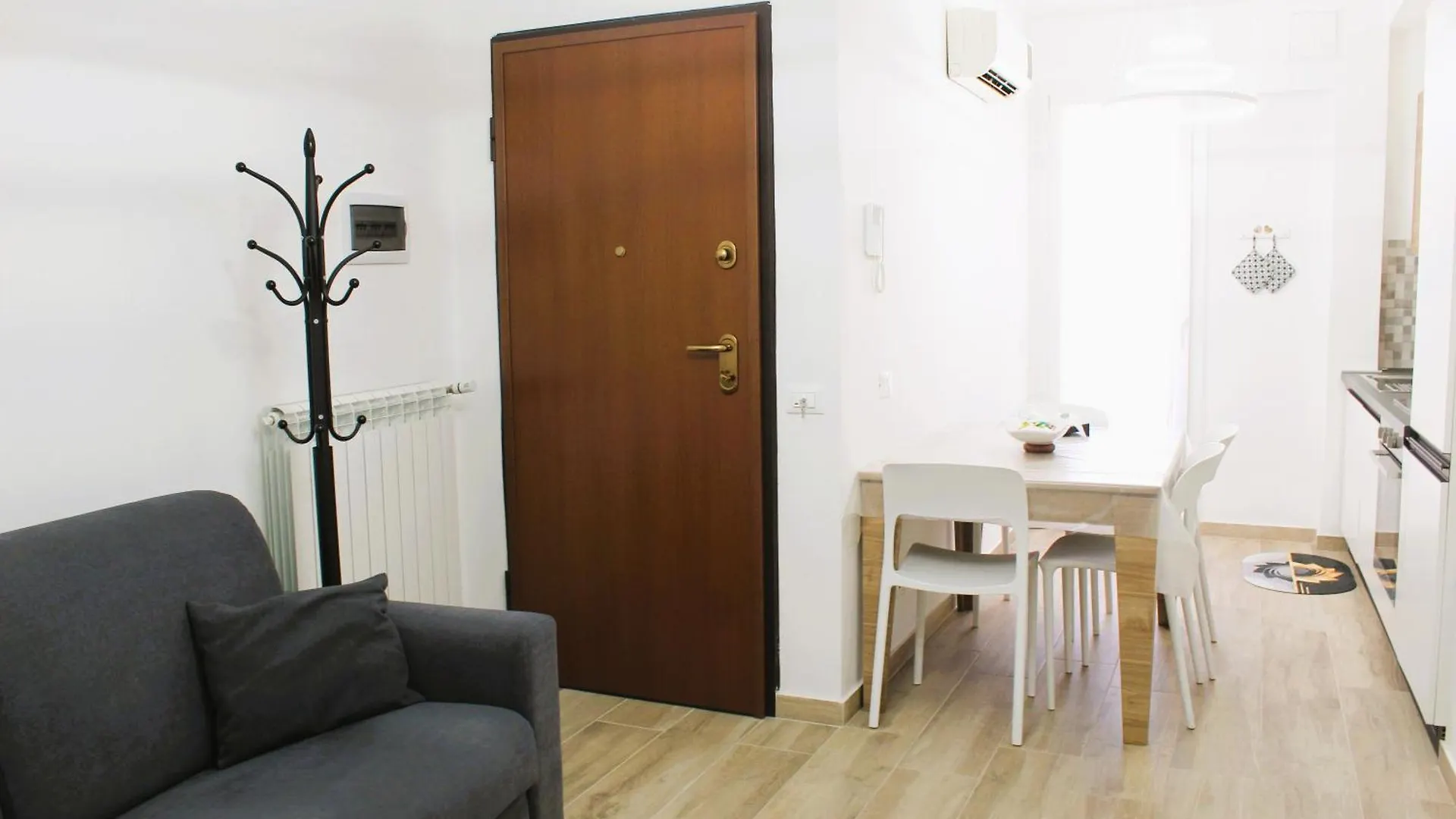 Le Due Stelle Casa Vacanze Palermo 0*,  Italy
